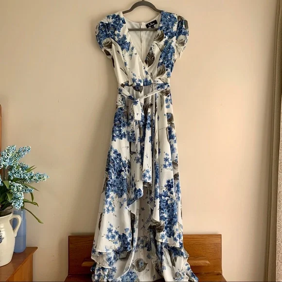 Lulu’s • French Countryside Floral High-Low Dress - Picture 2 of 8